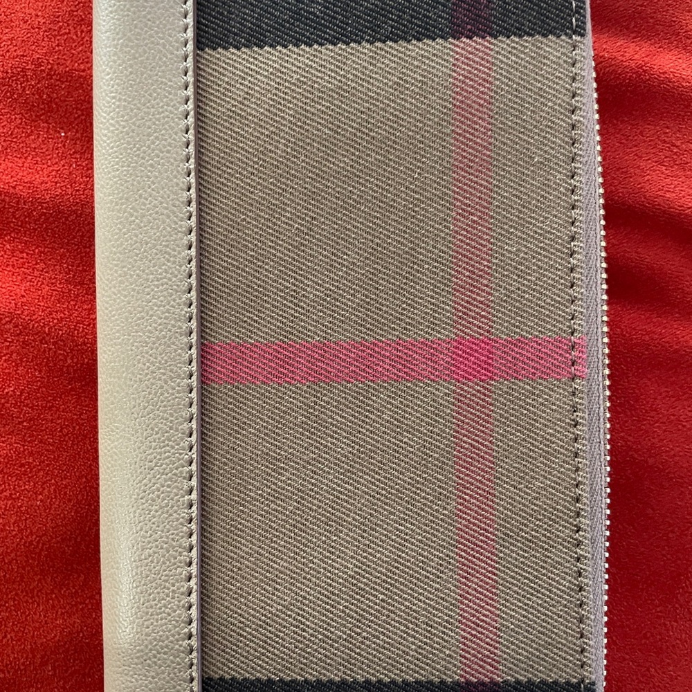 Burberry Chestnut Biege large zip around wallet with Iconic Plaid Design